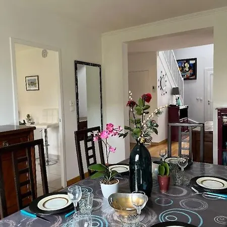 Belle Maison Familiale Avec Parking