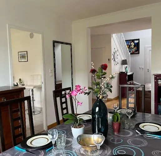 Belle Maison Familiale Avec Parking